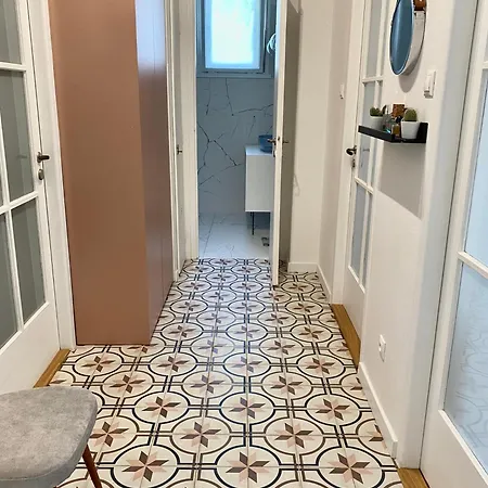 Franakrala Apartment In Old Town With Balcony