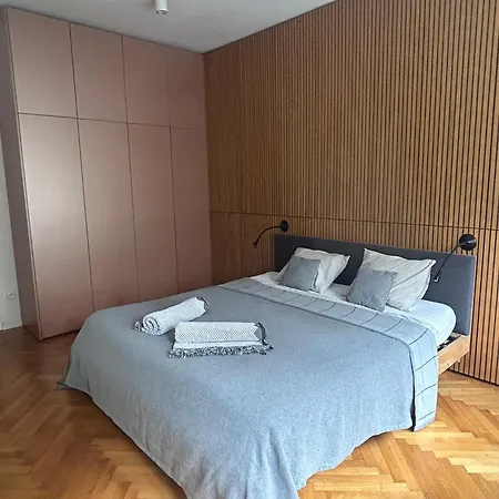 Franakrala Apartment In Old Town With Balcony