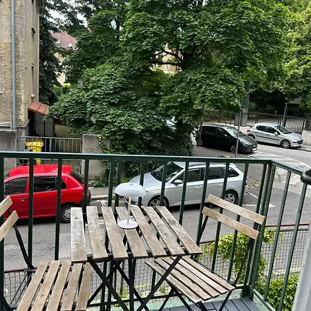 아파트 Frana By Ellements In Old Town With Balcony